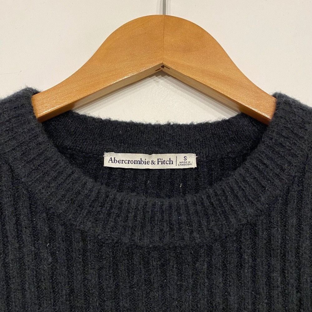 Abercrombie & Fitch Abercrombie & Fitch Black Ribbed Knit Tight and Stretchy Cre Size S / US 4 / IT 40 - 2 Thumbnail