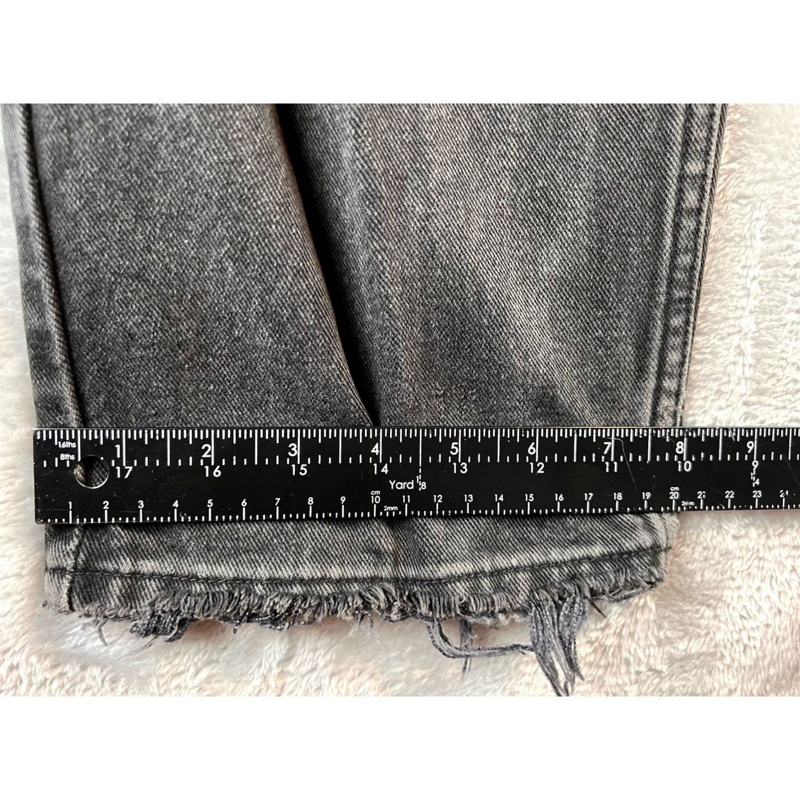 Tommy Hilfiger VINTAGE Tommy Hilfiger Jeans Mens 32x30 Black Distressed Patch 90s 5-Pocket Straight(Size 32) Size US 32 / EU 48 - 6 Thumbnail