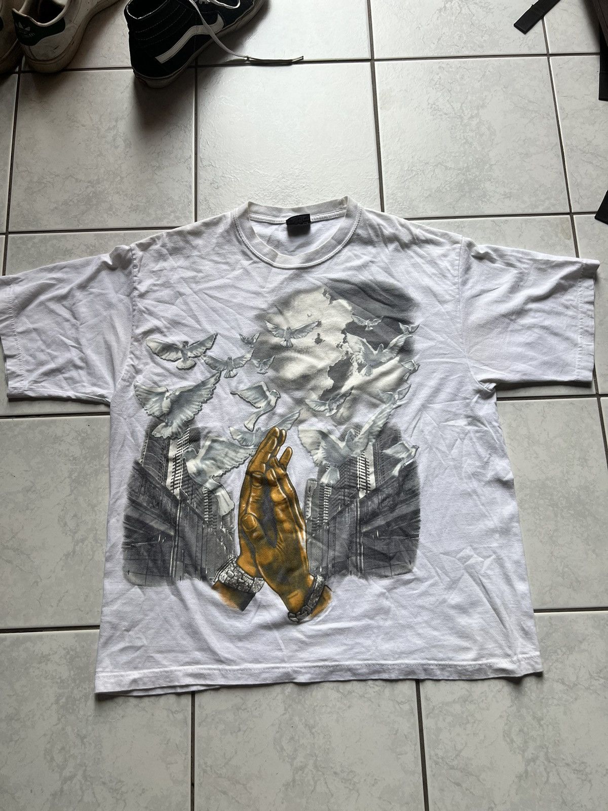 Other Y2K airbrush short sleeve Prayer shirt Size US XL / EU 56 / 4 - 1 Thumbnail