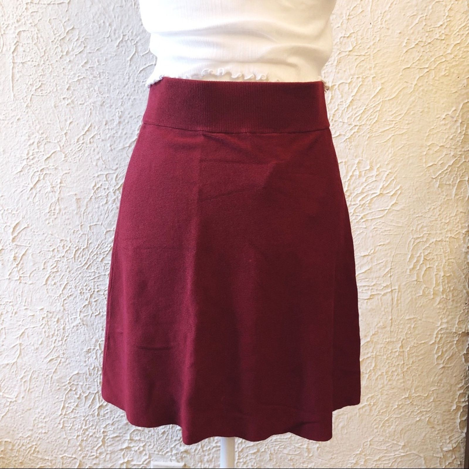Loft LOFT Crimson Red Sweater Flippy Skirt Size 28" / US 6 / IT 42 - 2 Thumbnail