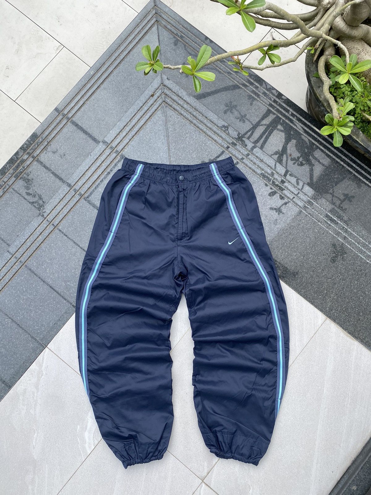 Nike × Vintage 90S NIKE Y2K BAGGY RETRO RARE SWOOSH LOGO TRACK PANTS Size US 33 - 1 Thumbnail