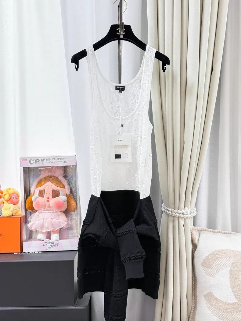 Chanel Chanel Black diamond plaid waist vest suspender dress Size XS / US 0-2 / IT 36-38 - 1 Thumbnail
