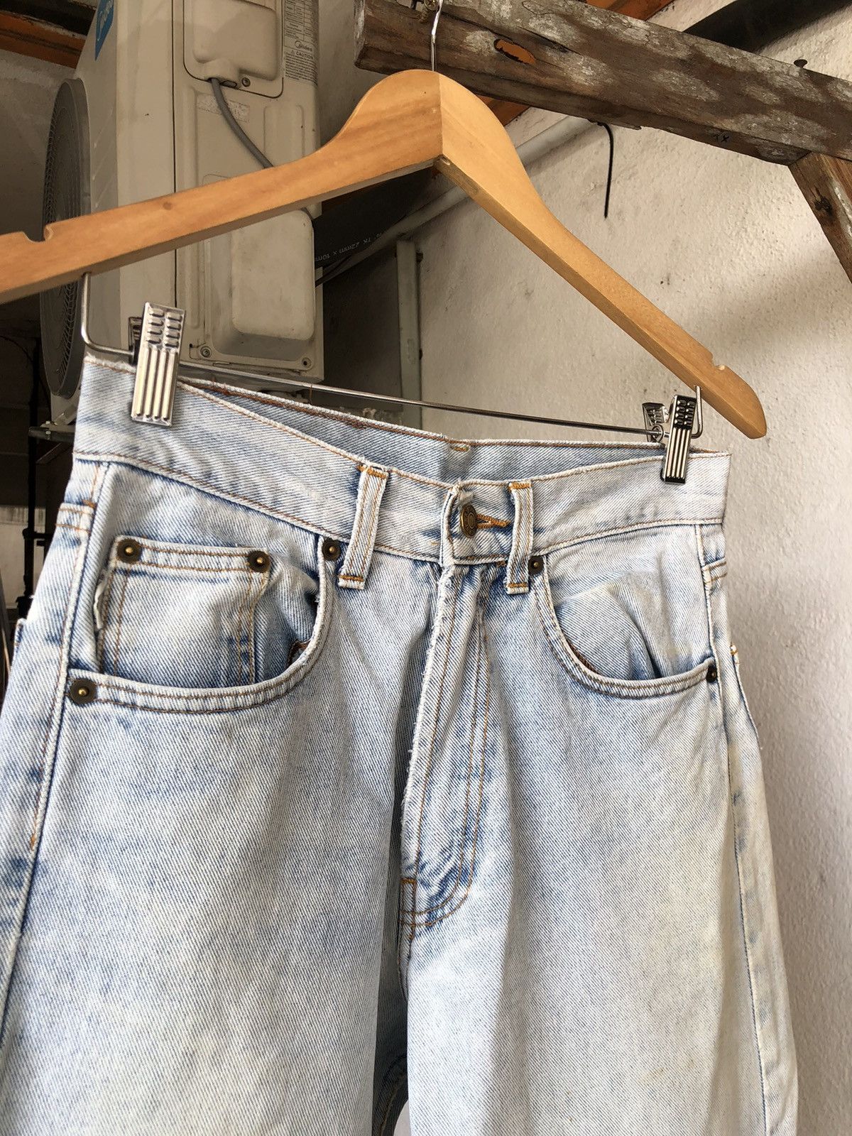 Burberry Vintage Burberry Distressed Denim Jeans Size 28" / US 6 / IT 42 - 6 Thumbnail