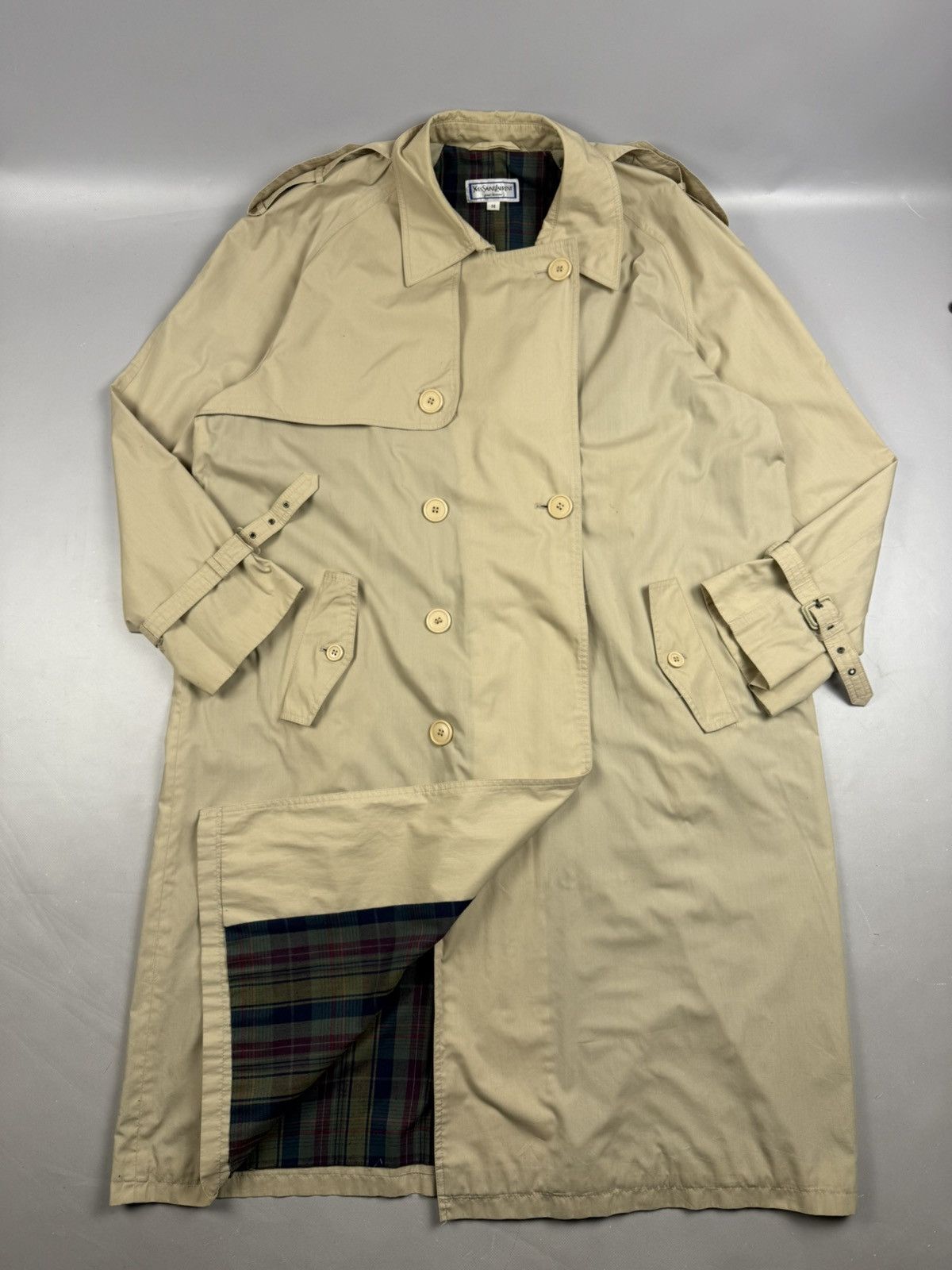 Yves Saint Laurent Yves saint lauren trench coat beige luxury vintage size XL Size US XL / EU 56 / 4 - 1 Thumbnail