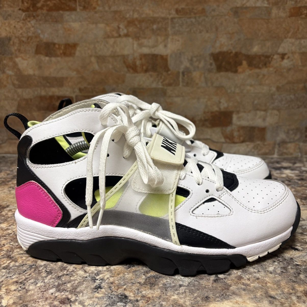 Nike Nike Air Trainer Huarache Fuchsia Volt 679083-109 Size 9 Size US 9 / EU 42 - 4 Thumbnail