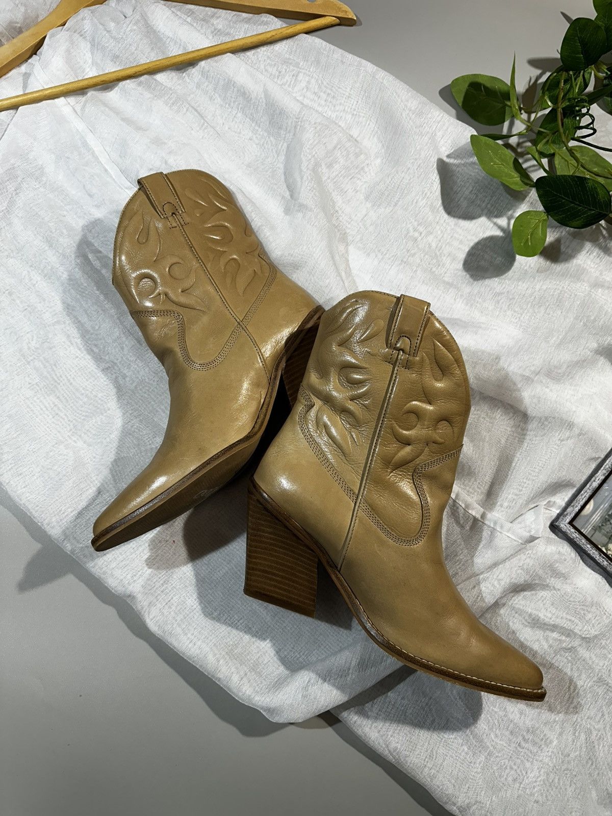 Other BRONX Leather Cowboy Ankle Boots Nude Pointed Toe Block Size US 7.5 / IT 37.5 - 4 Thumbnail