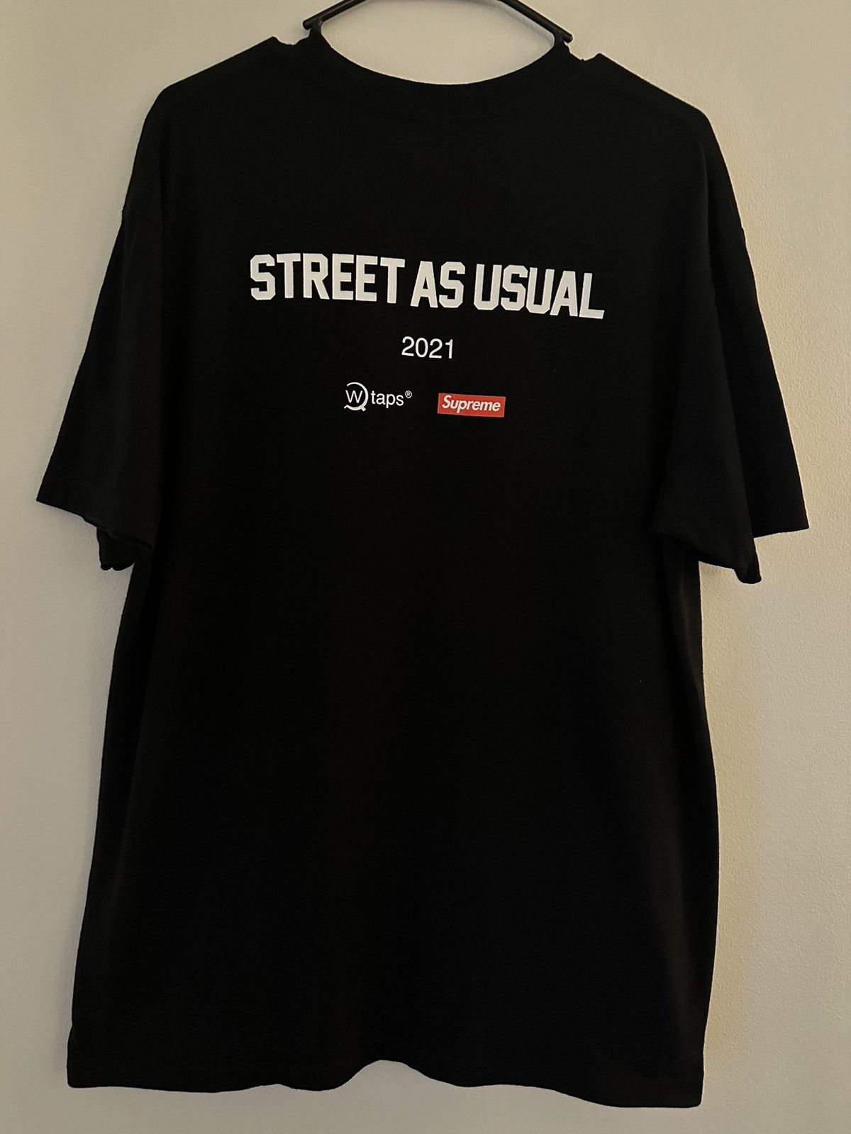 Supreme × Wtaps Supreme WTPAS Sic’Em! Tee Size US L / EU 52-54 / 3 - 3 Thumbnail