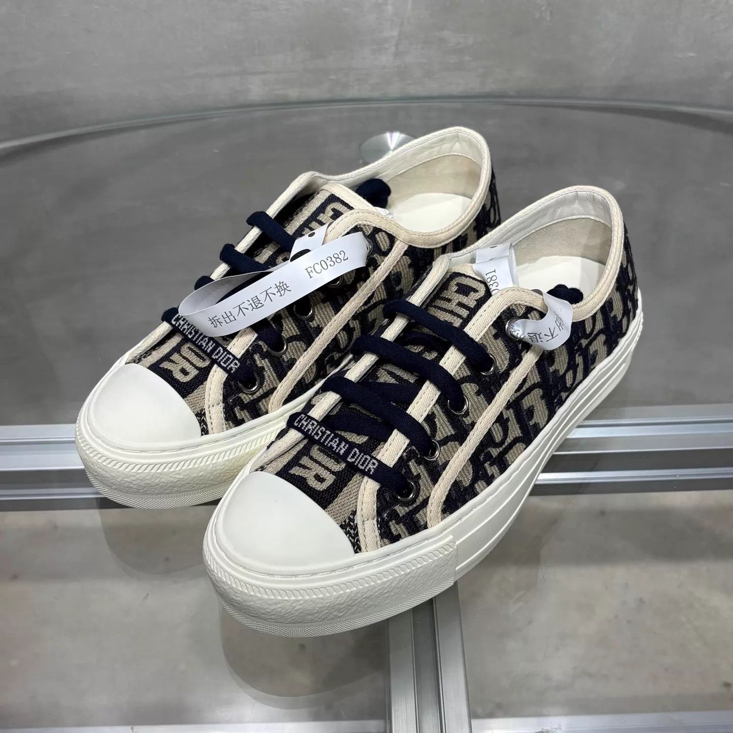 Dior Dior Oblique Black White Low Sneakers Women's 35.5 Size US 5 / IT 35 - 2 Thumbnail