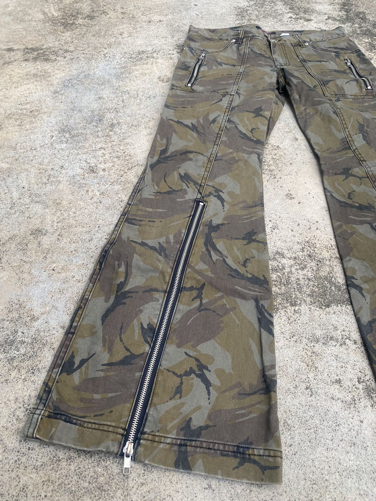 Japanese Brand Flare Jeans Algonquins Camo Zipper Bootcut Size US 31 - 1 Thumbnail