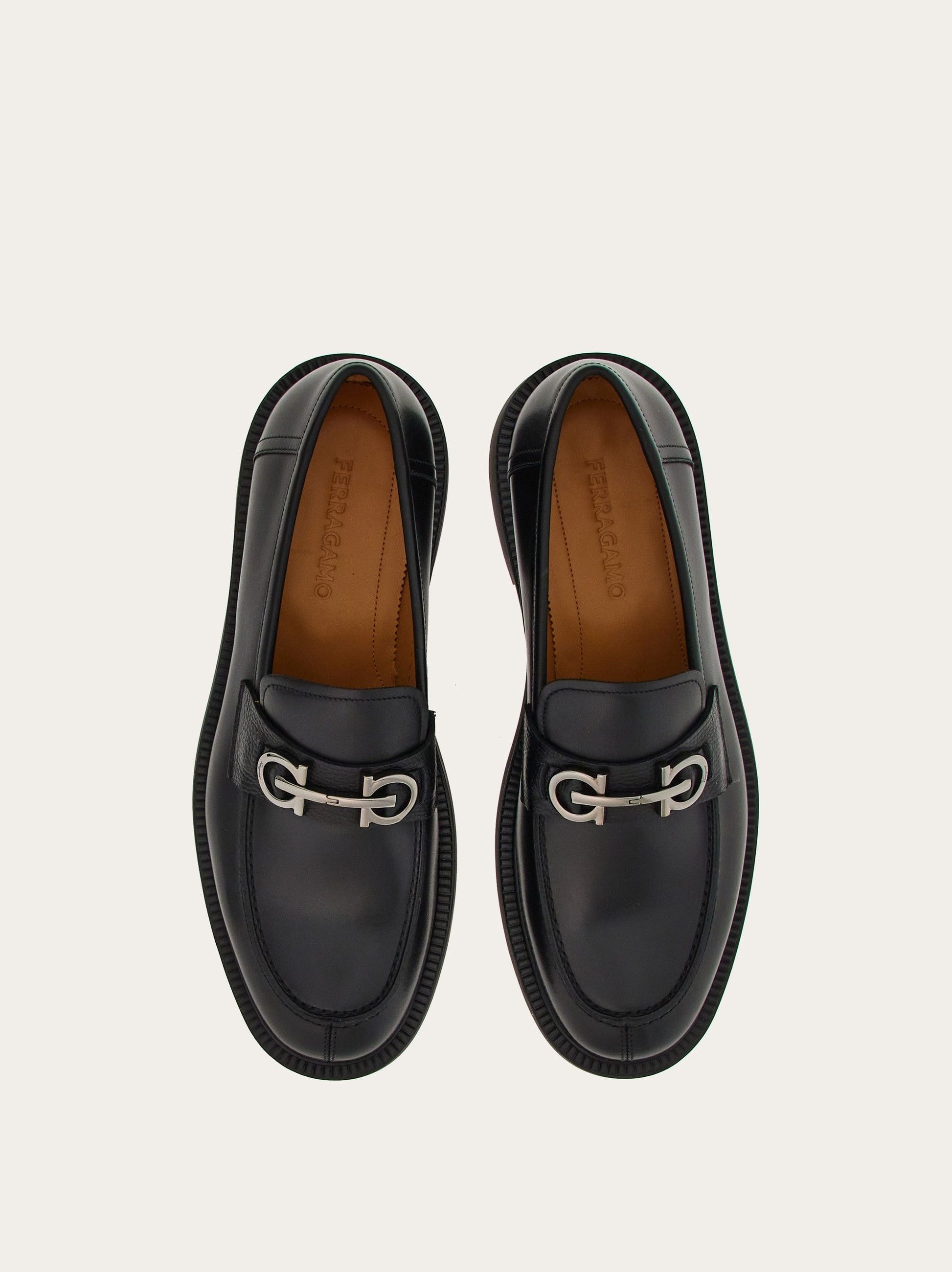 Salvatore Ferragamo o1s22i1n1025 Gancini Ornament Loafers in Black Size US 9 / EU 42 - 2 Thumbnail