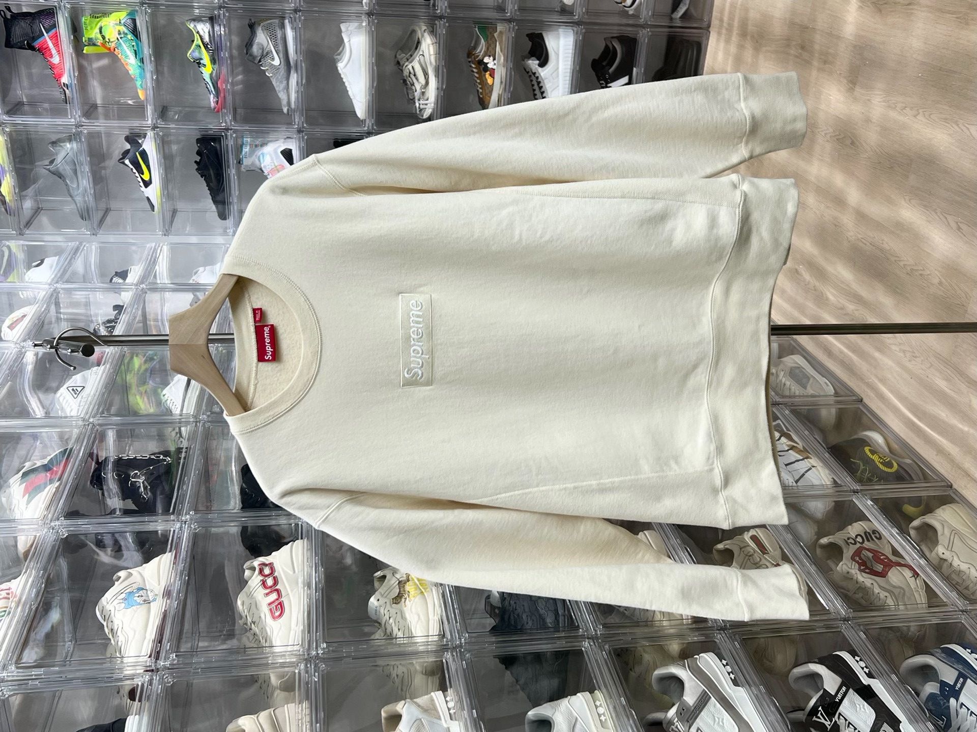 Supreme Supreme Retro White Hoodie l Men Size US L / EU 52-54 / 3 - 1 Thumbnail
