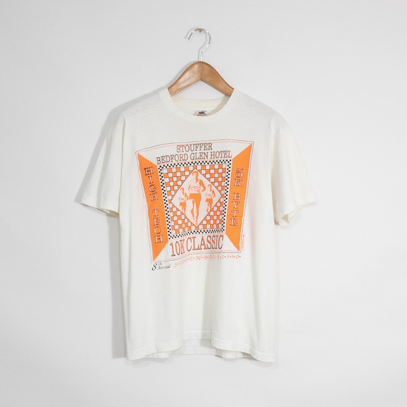 Vintage Vintage 90s Stouffers Bedford Glen Hotel Running Tee Large Size US L / EU 52-54 / 3 - 1 Thumbnail