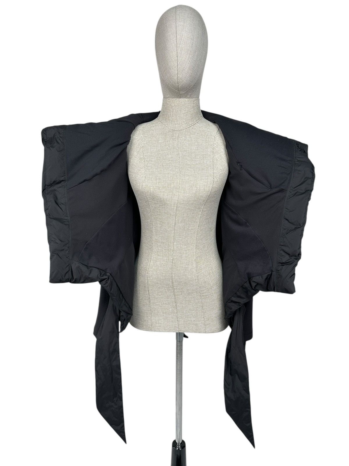 Lululemon LULULEMON Avant Garde Belted Wrap Down Jacket Women’s Black Size XS / US 0-2 / IT 36-38 - 4 Thumbnail