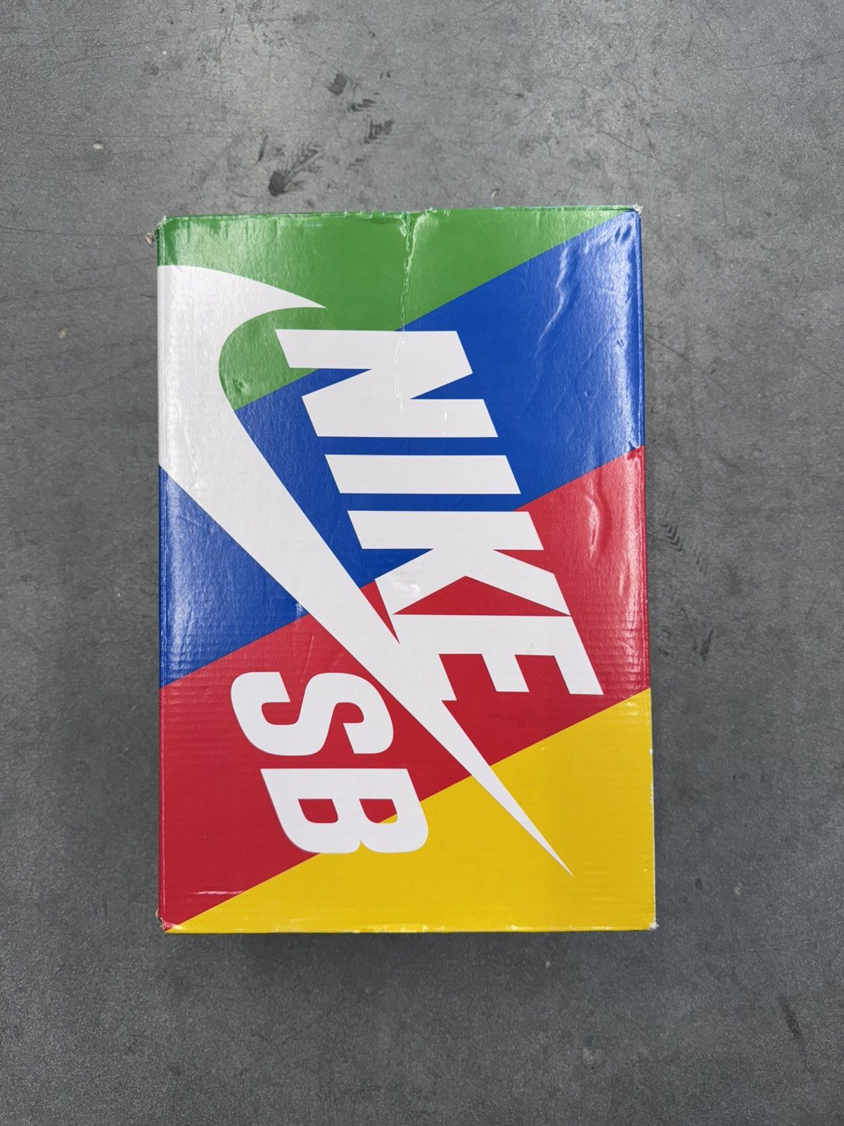 Huf × Nike 2022 Nike SB Dunk Low HUF New York City (Sealed) Size US 9.5 / EU 42-43 - 3 Thumbnail