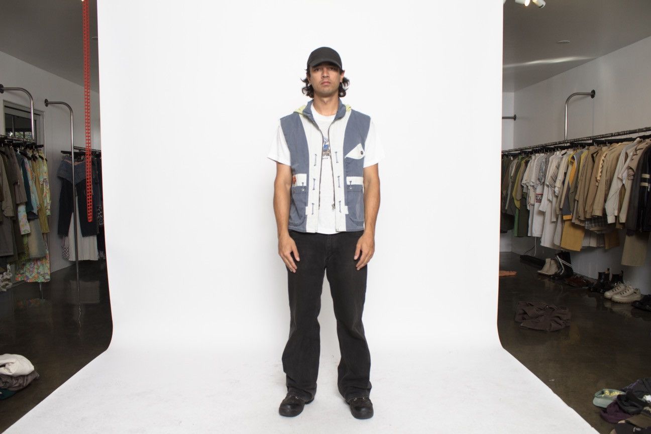 Vintage BLUE AND WHITE ZIP UP TECHNICAL VEST BY ROGERS Size US L / EU 52-54 / 3 - 3 Thumbnail