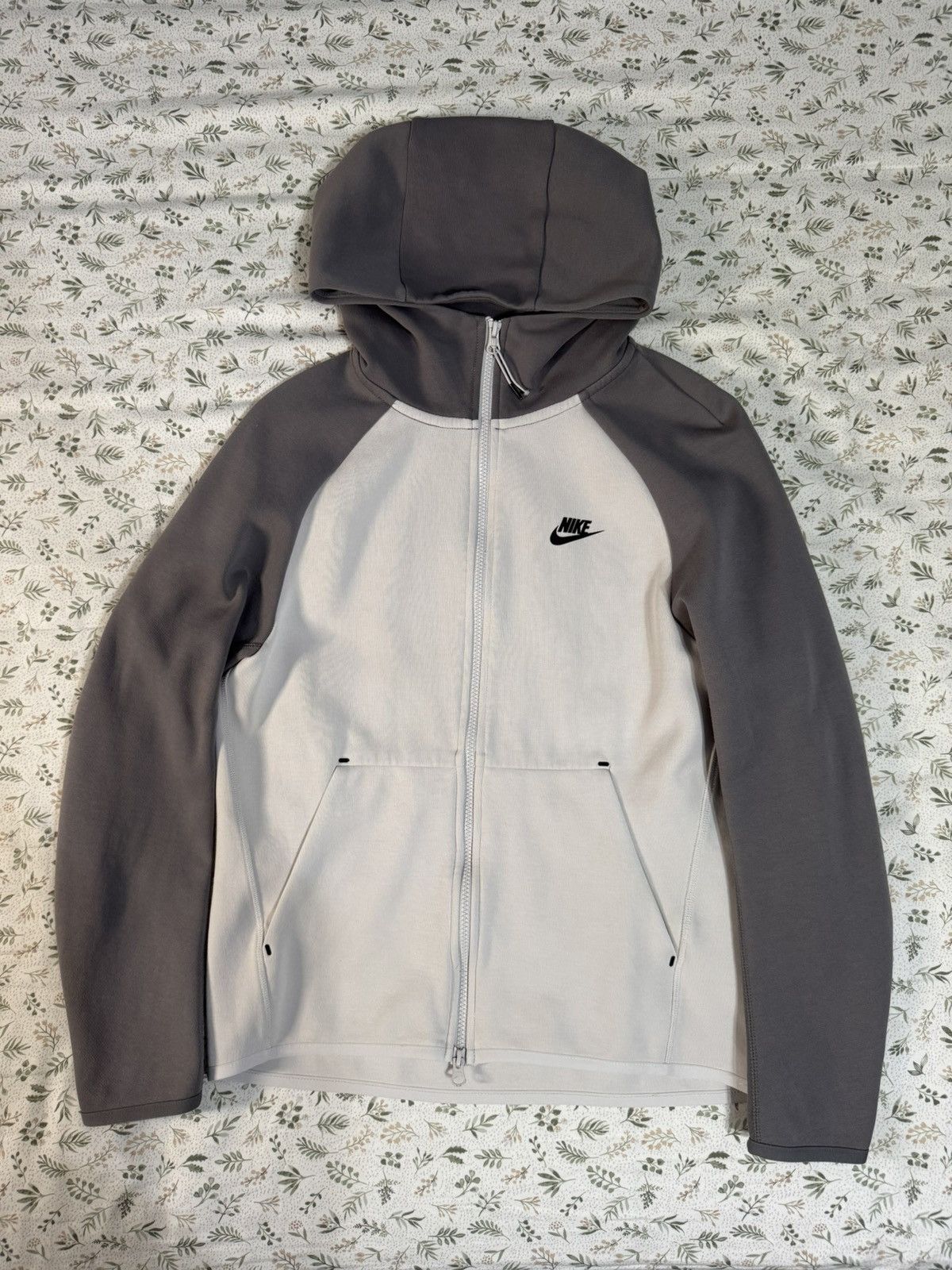 Nike Tech Fleece Tracksuit Set Grey/White Size Small