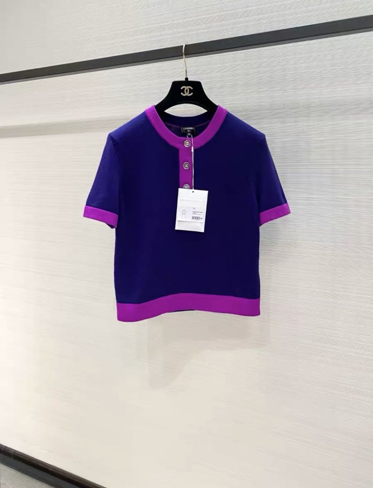 Chanel Chanel Block Cashmere Short Sleeve Knit Top J33 Size XS / US 0-2 / IT 36-38 - 1 Thumbnail