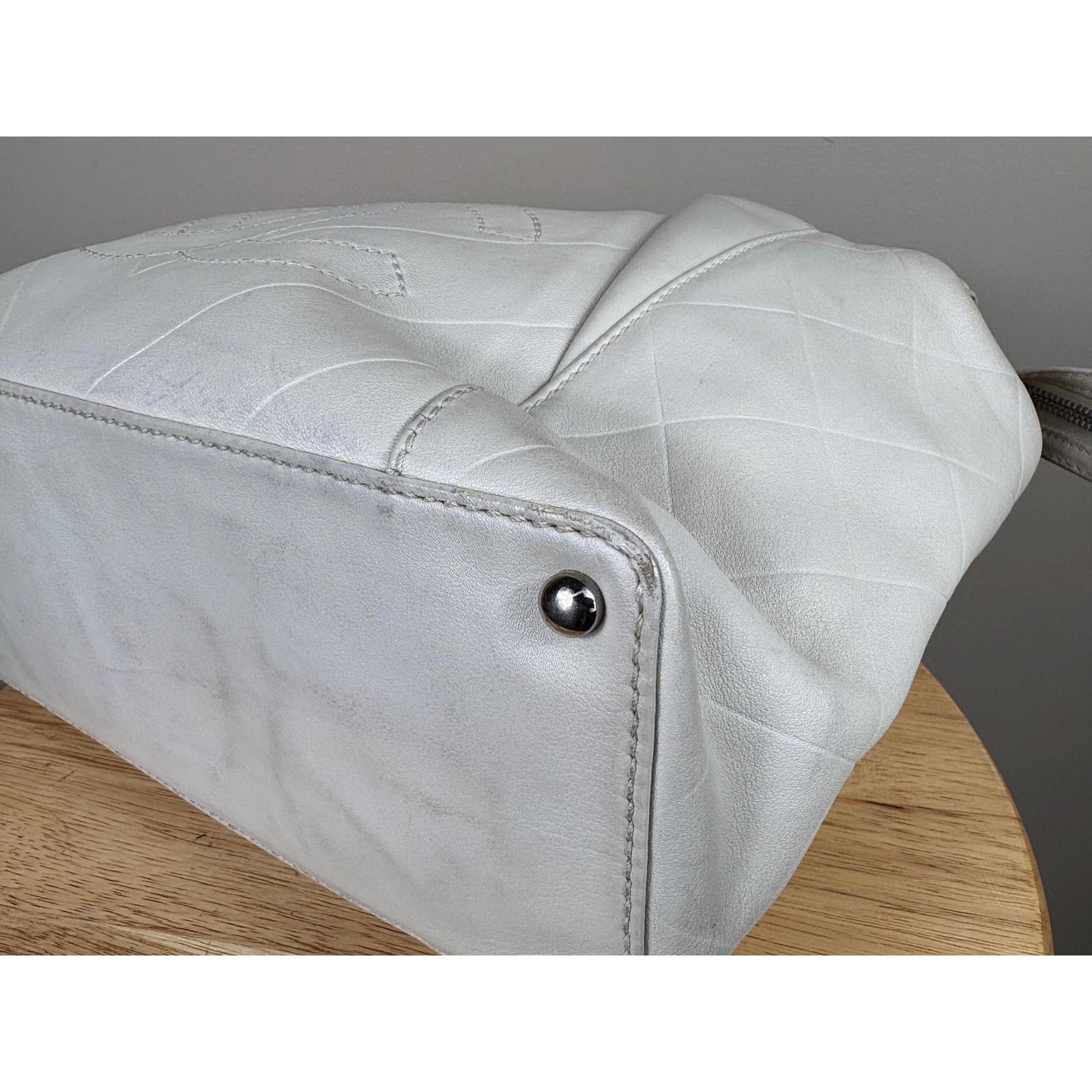 Chanel Authentic Chanel Vintage White All Day Top Handle Bag Size ONE SIZE - 8 Thumbnail