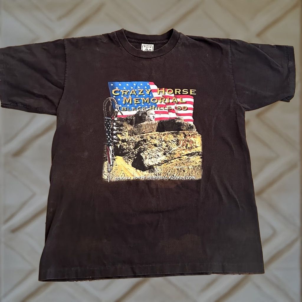 Vintage VINTAGE Crazy Horse Memorial T-Shirt L Black Hills South Dakota 90s Mountain Mens Size US L / EU 52-54 / 3 - 1 Thumbnail
