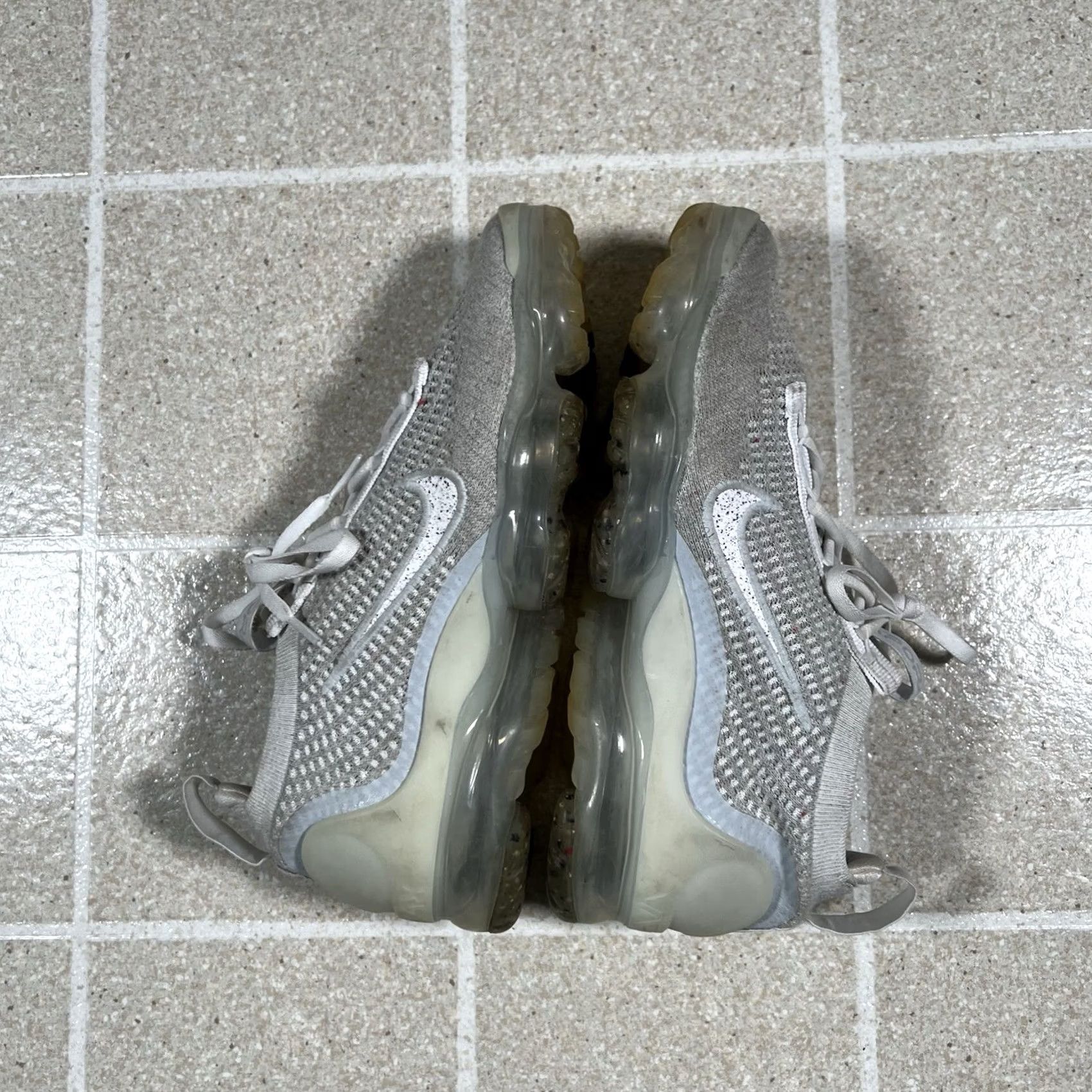 Nike Nike Air VaporMax Flyknit 2021 Sneakers Men 6 Silver Womens 7.5 Athletic-Vintage? Size US 6 / EU 39 - 7 Thumbnail