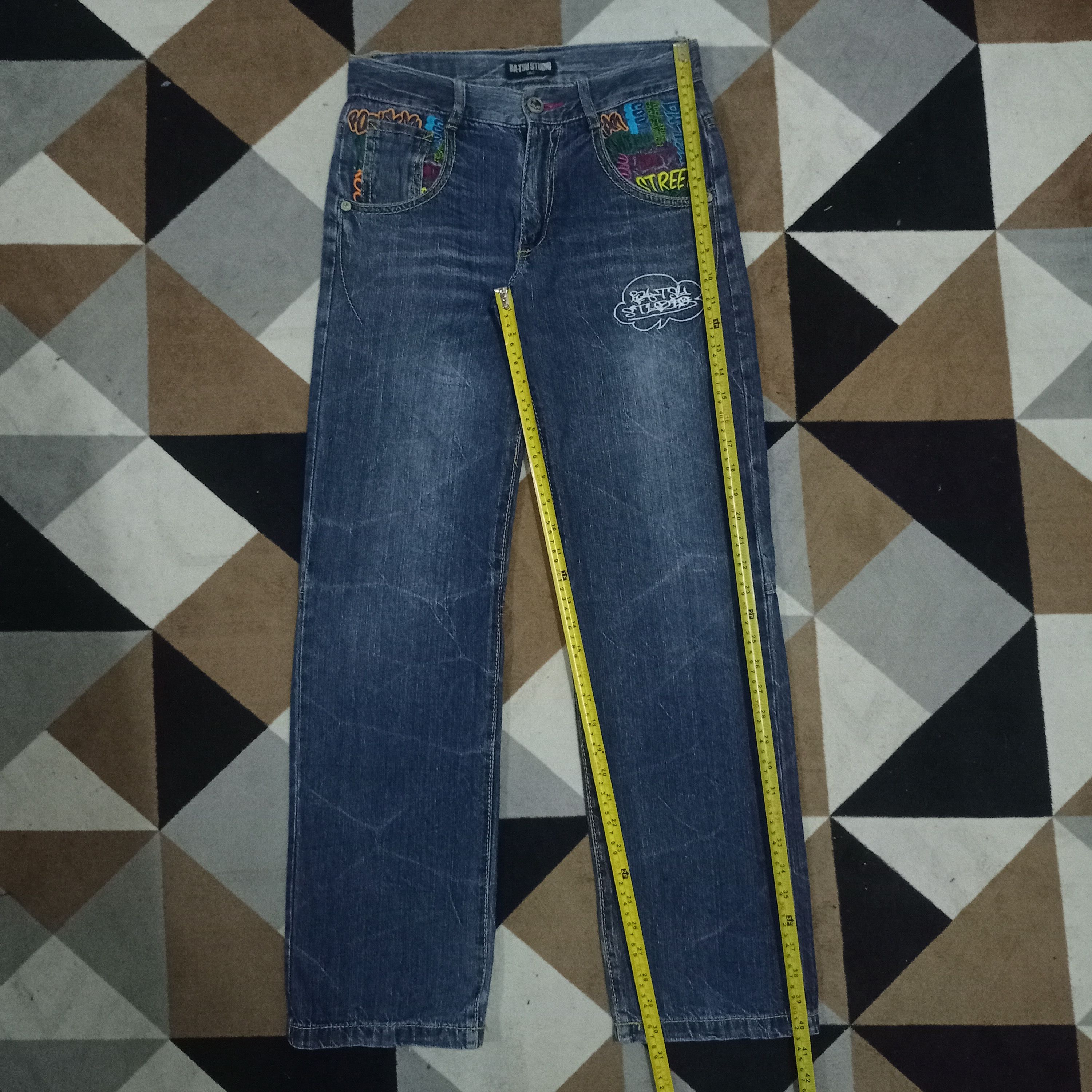 Japanese Brand Vintage Japanese Brand Blue Wash Skulls Graffiti Loose Jeans Size US 29 - 8 Thumbnail