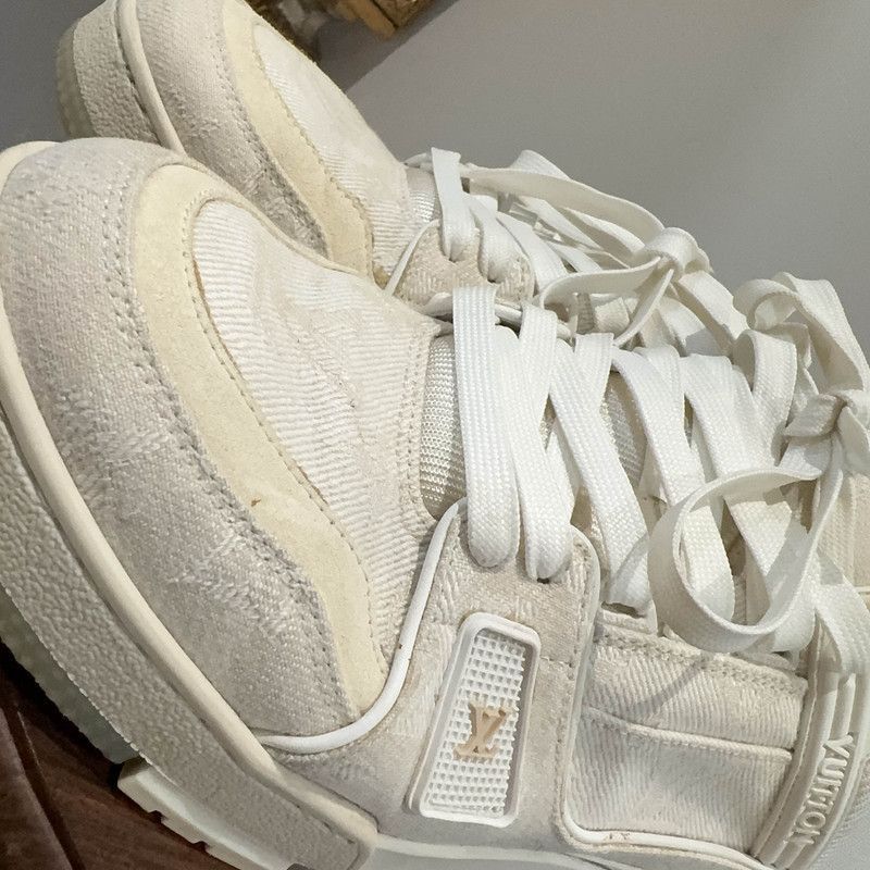 Louis Vuitton Louis Vuitton Classic Logo Trainer Fashion Sneakers - Size US 8.5 / EU 41-42 - 4 Thumbnail