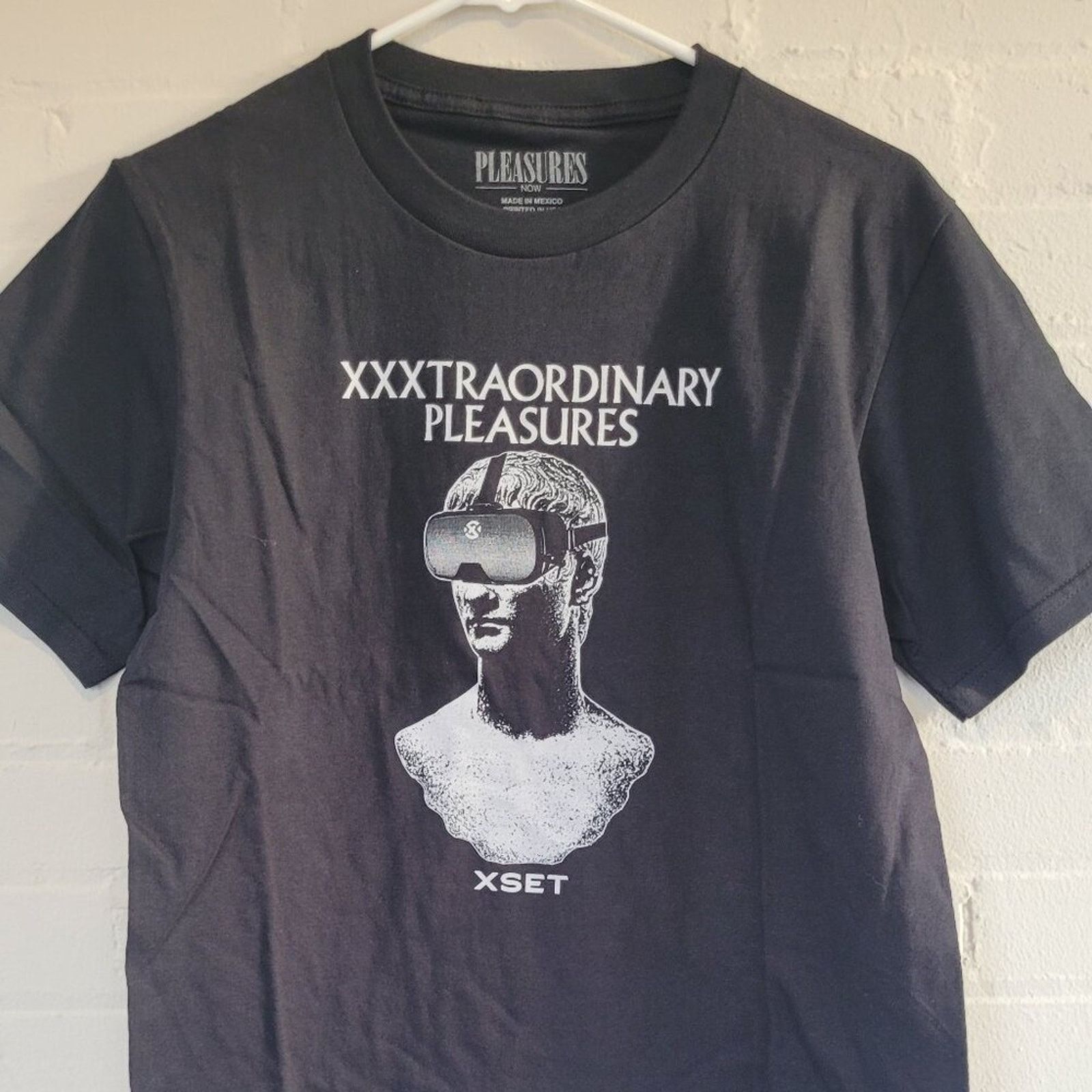 Pleasures PLEASURES x XSET VR Headset T-Shirt Small Gamer Graphic Tee Size US S / EU 44-46 / 1 - 1 Thumbnail