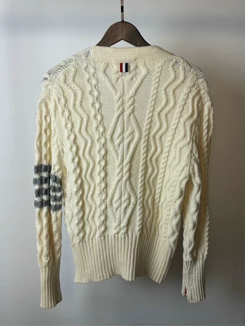 Thom Browne Thom Browne size3 Four stripe wool sweater Size US L / EU 52-54 / 3 - 2 Thumbnail
