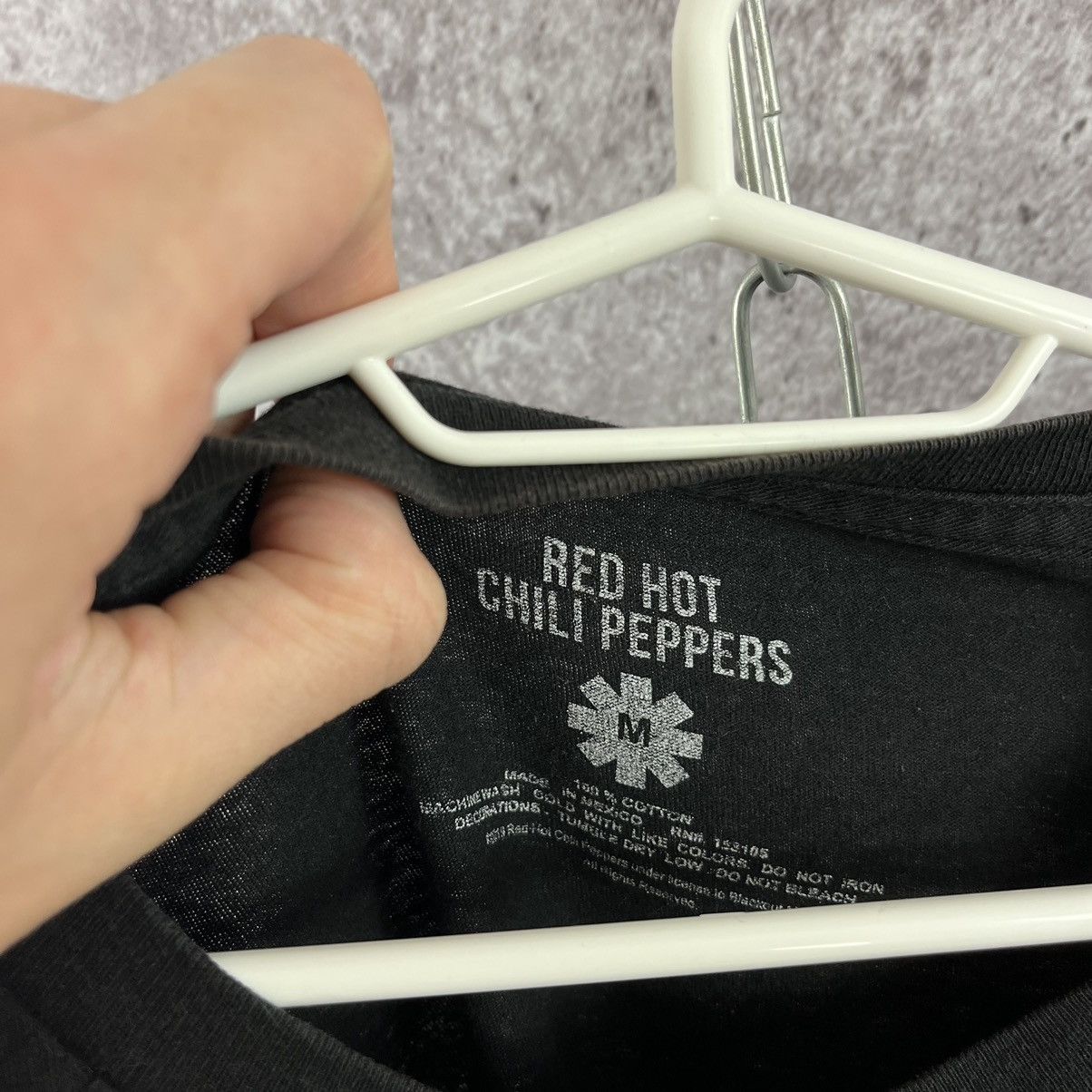 Band Tees Red Hot Chilli Peppers Rock T-Shirt Black Big Logo Size M Size US M / EU 48-50 / 2 - 6 Thumbnail