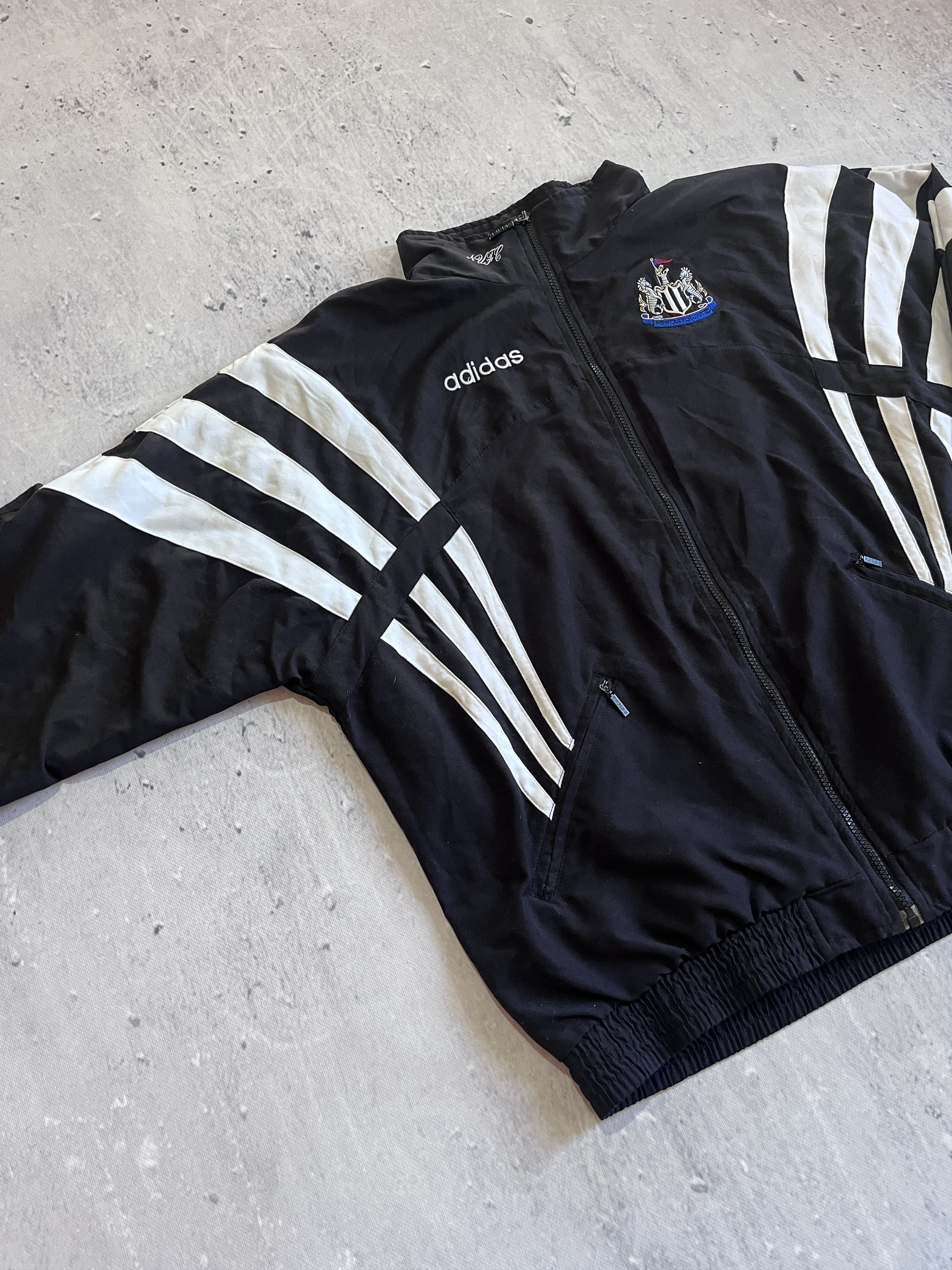 Adidas ADIDAS NEWCASTLE UNITED VINTAGE 90S TRACK JACKET Size US L / EU 52-54 / 3 - 4 Thumbnail