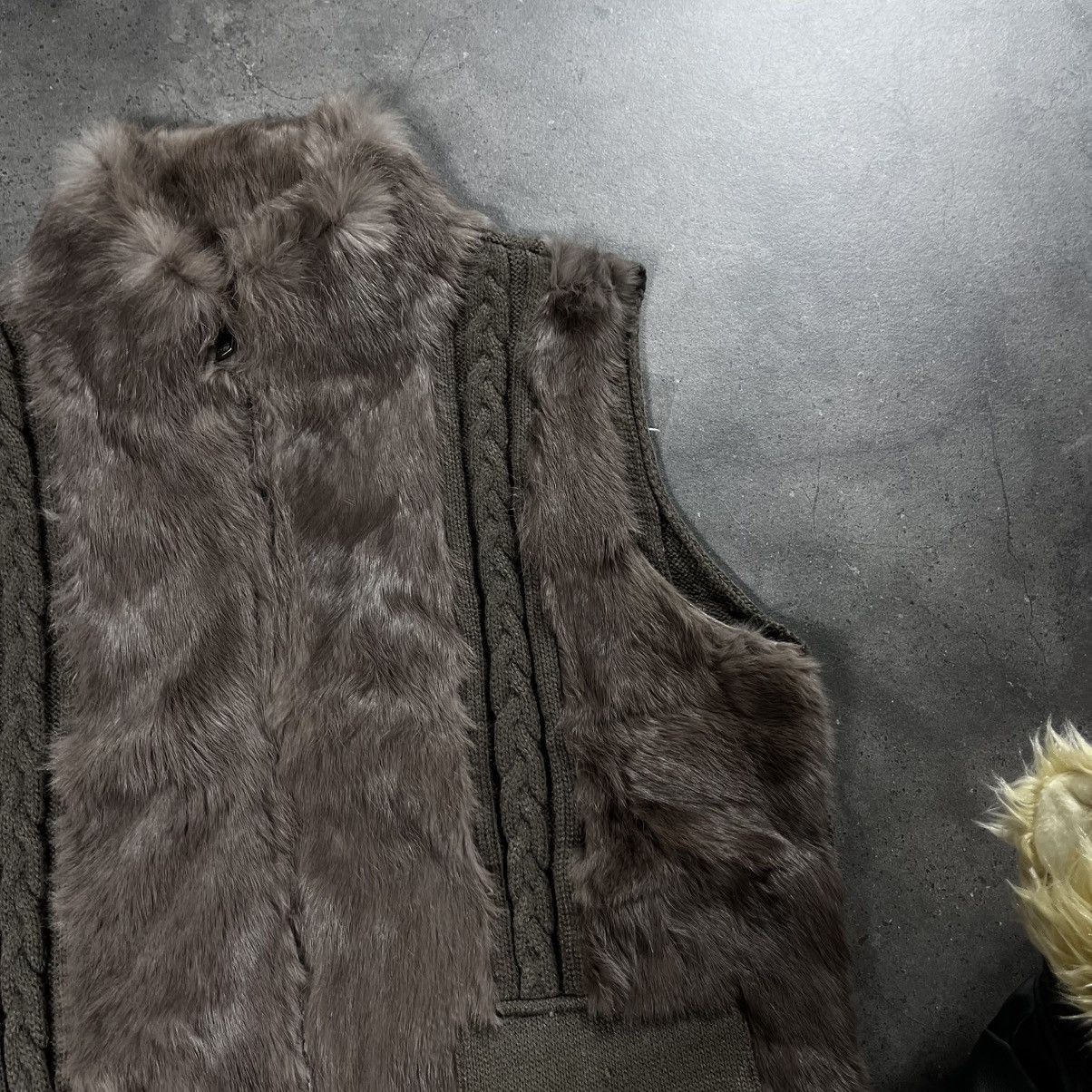 Japanese Brand Vintage Y2K Avant Garde Real Rabbit Fur Bomber Vest Jacket Size US S / EU 44-46 / 1 - 4 Thumbnail