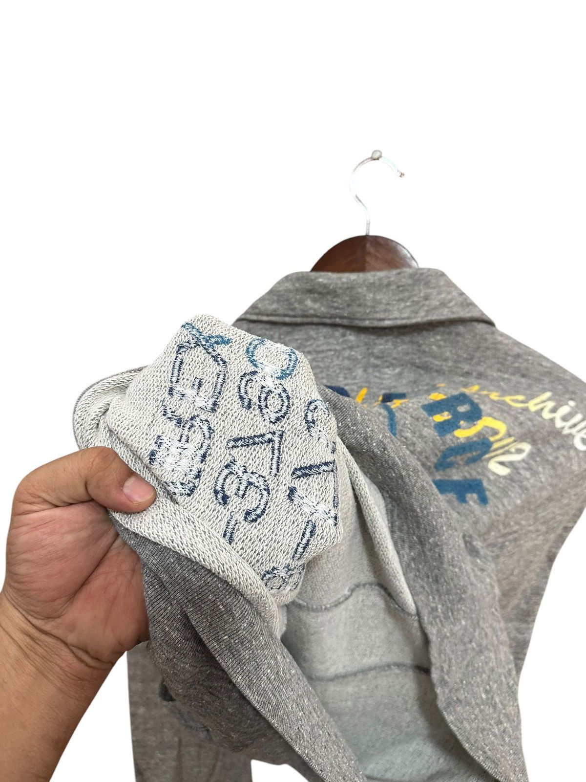 Avirex Avirex Embroidery Zipper Sweater Size US L / EU 52-54 / 3 - 7 Thumbnail