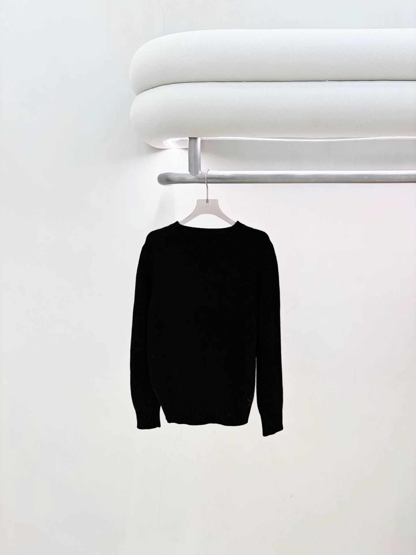 Prada Prada Black Crewneck Sweater 36 Used Size XS / US 0-2 / IT 36-38 - 1 Thumbnail