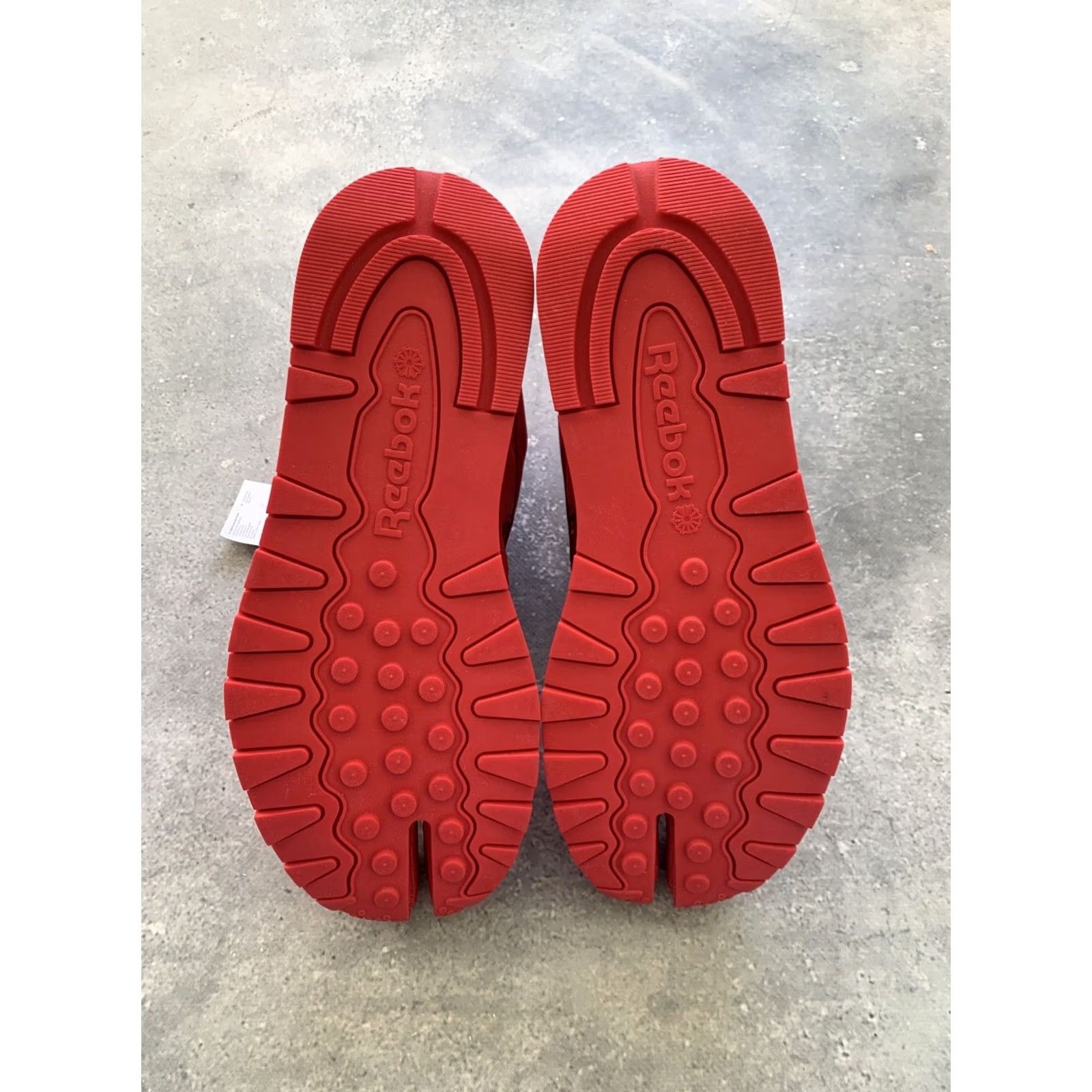 Maison Margiela MAISON MARGIELA x REEBOK CLASSIC SNEAKERS TABI Red US 12, UK 11, EU 45.5 Men Sneaker Leather Vintage? No — New with tags and without box. Size US 11 / EU 44 - 7 Thumbnail