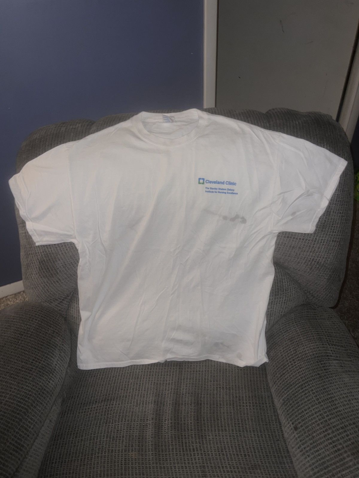 Gildan Gildan Ultra Cotton Cleveland Clinic Nurses Tee Size US XL / EU 56 / 4 - 1 Thumbnail