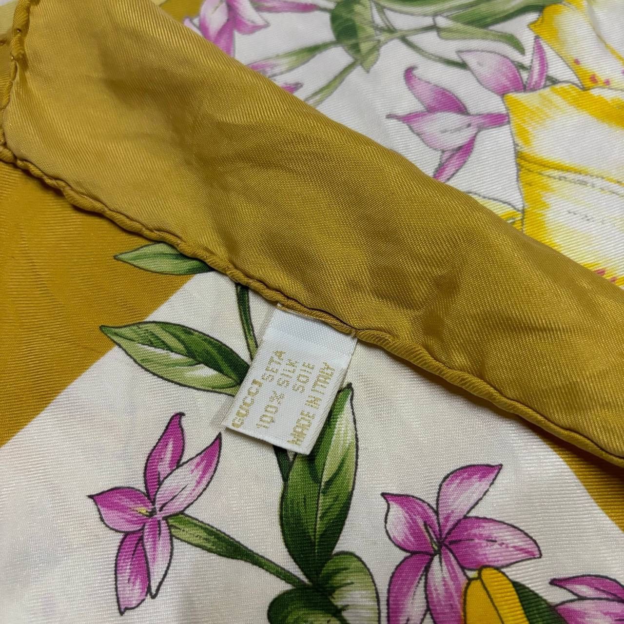 Gucci Vintage Gucci Flora Silk Scarf Yellow Wisteria Flower Logo Size ONE SIZE - 6 Thumbnail