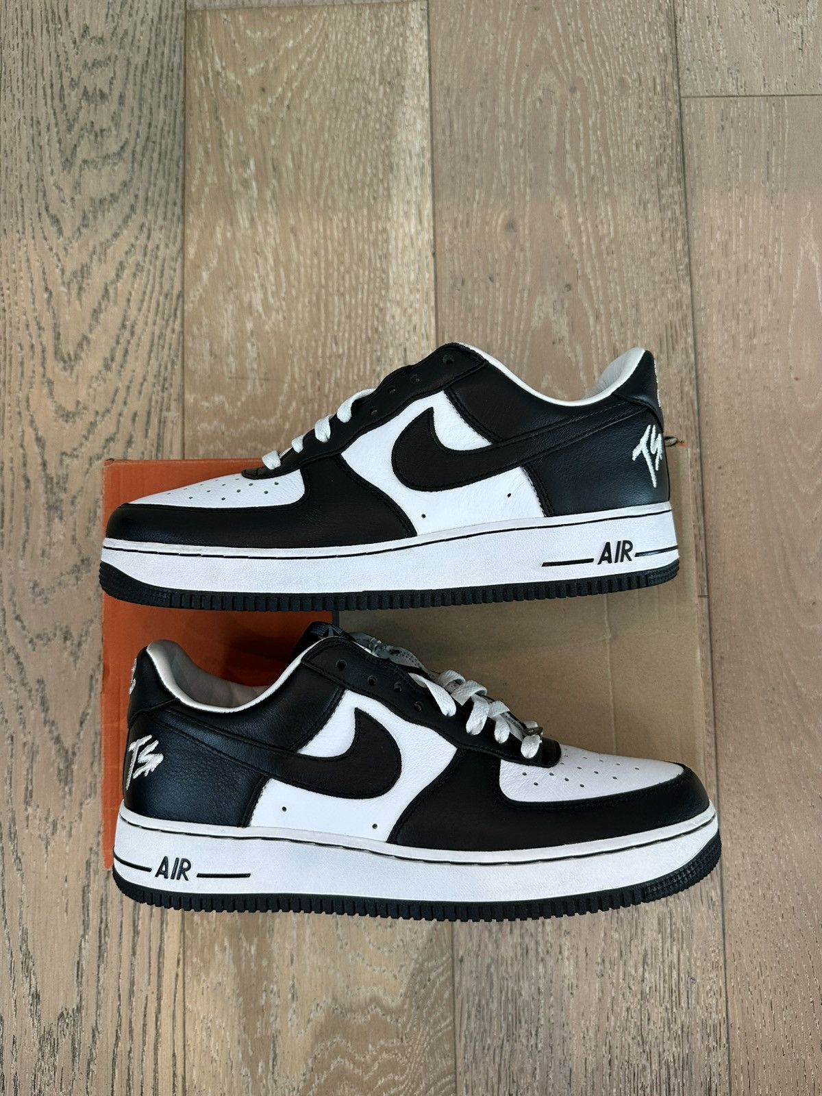 Nike Nike Air Force 1 Low QS Terror Squad Blackout Size US 10 / EU 43 - 4 Thumbnail