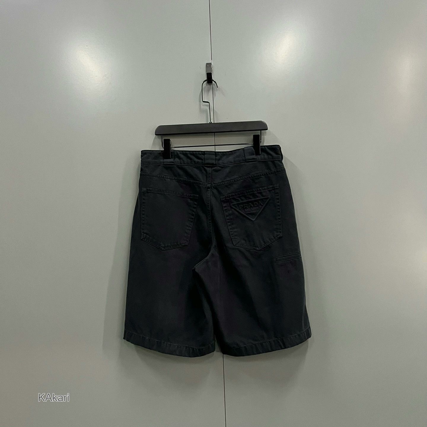 Prada Prada Patch Embroidery Logo Shorts Size US 34 / EU 50 - 2 Thumbnail