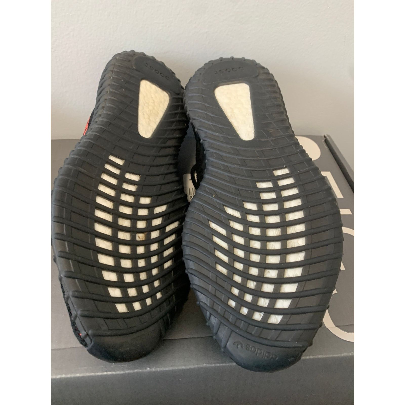Adidas adidas Yeezy Boost 350 V2 Core Black Red Size 11.5 Used Size US 11.5 / EU 44-45 - 6 Thumbnail
