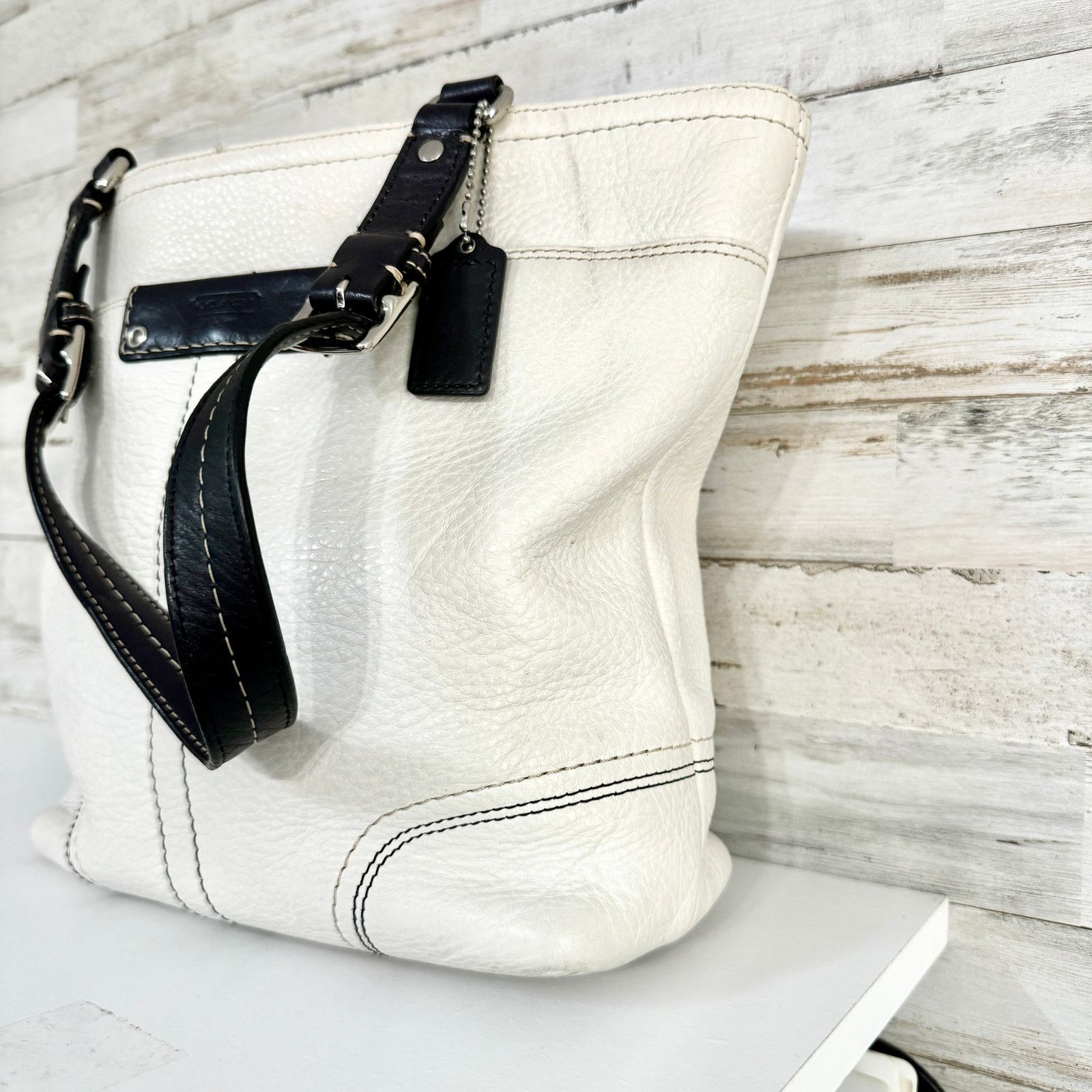 Coach Coach Hamilton White Pebble Leather Black Handle Bucket Tote Size ONE SIZE - 3 Thumbnail