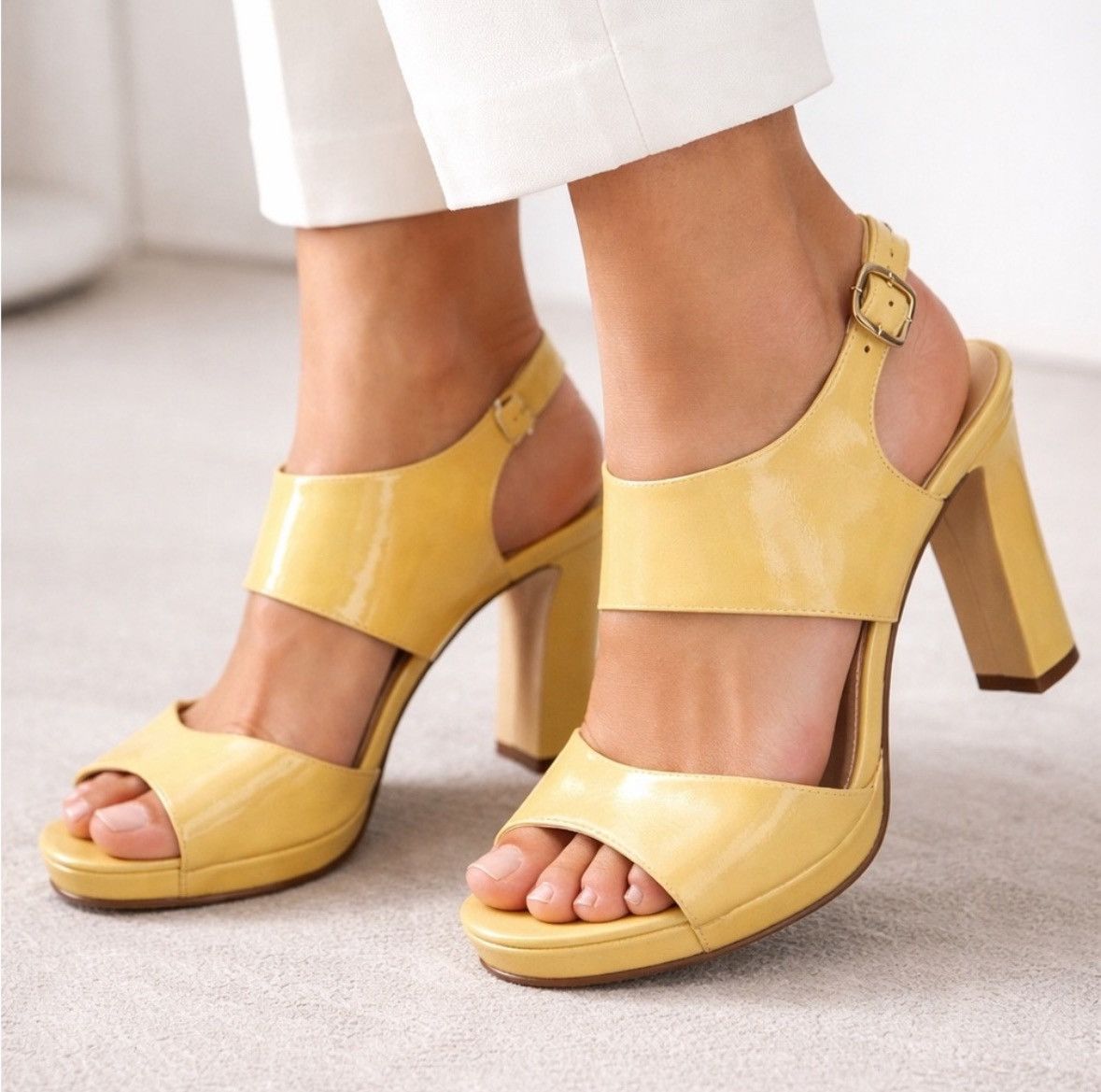 Max Mara Max Mara Tan Patent Heels/ 7.5 Size US 7.5 / IT 37.5 - 1 Thumbnail