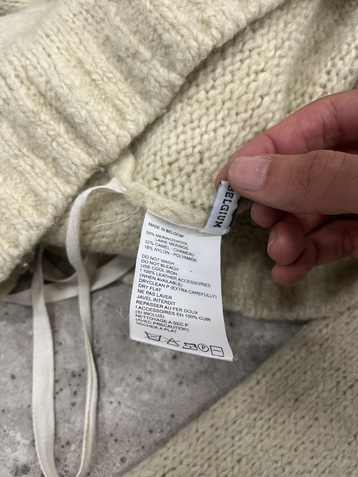 Ann Demeulemeester 1990’s Wide Neck Camel & Merino Wool Sweater Size XS / US 0-2 / IT 36-38 - 5 Thumbnail