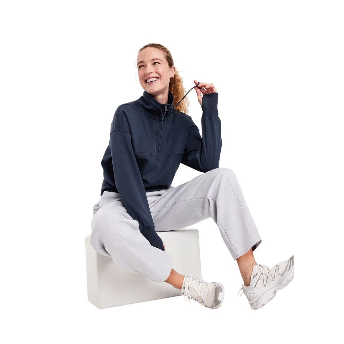 Old Navy Half Zip Bounce Fleece Pullover with joggers Size medium Size 30" / US 8 / IT 44 - 8 Thumbnail