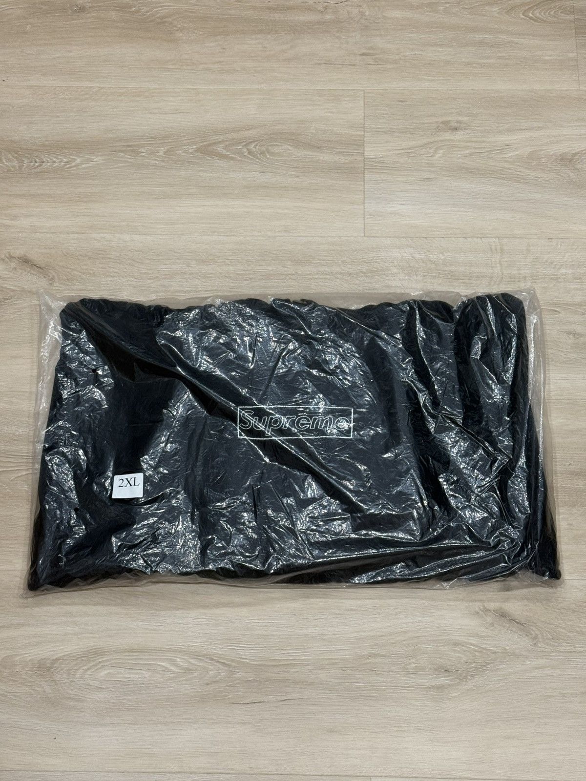 Kaws × Supreme Supreme Kaws Box Logo Hoodie (Chalk Logo Hoodie) Size US XXL / EU 58 / 5 - 2 Thumbnail