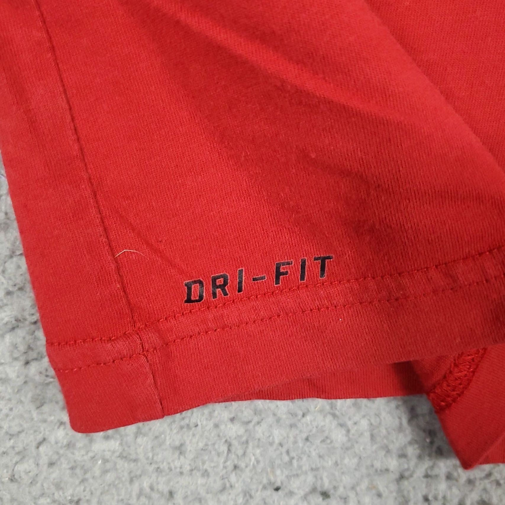 Nike Nike Dri-FIT Shirt T-Shirt Unisex Adults Mens Size Medium Red Short Sleeve Crew Neck Logo Athletic Athleticwear 90s Modern Sports Nike Size US M / EU 48-50 / 2 - 6 Thumbnail