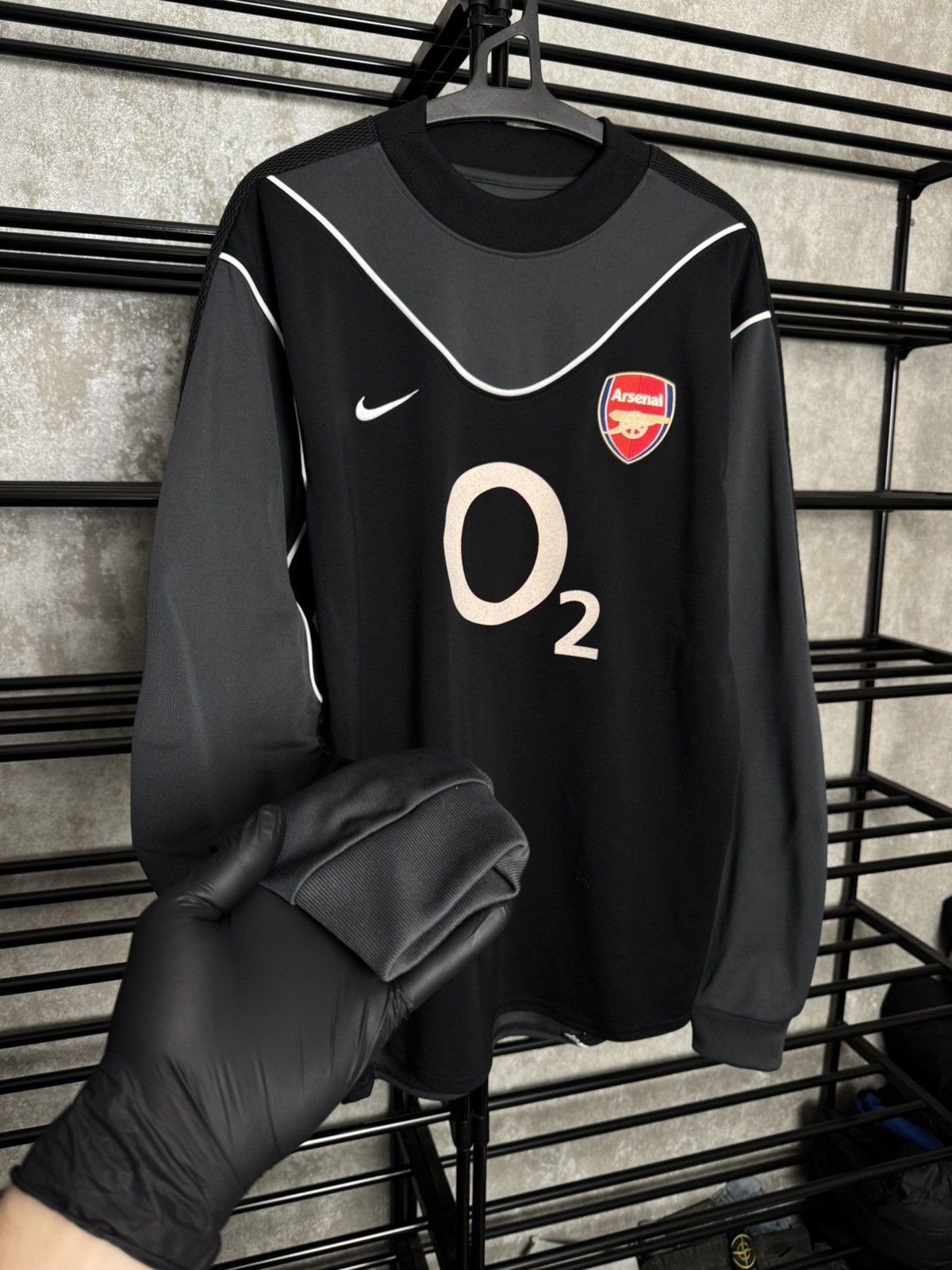 Nike Arsenal Goalkeeper football shirt Soccer Nike o2 Jersey Size US M / EU 48-50 / 2 - 5 Thumbnail