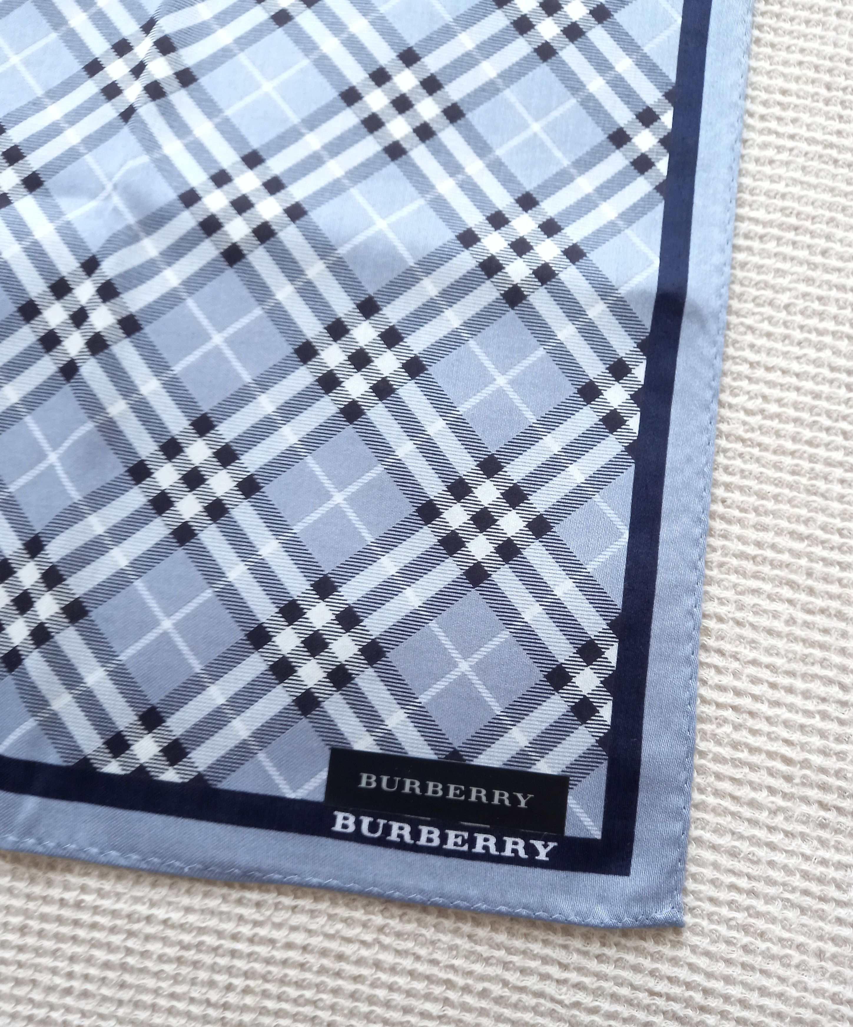 Burberry × Vintage NEW Burberry bandana/handkerchief/scarf NOVA CHECK Size ONE SIZE - 2 Thumbnail