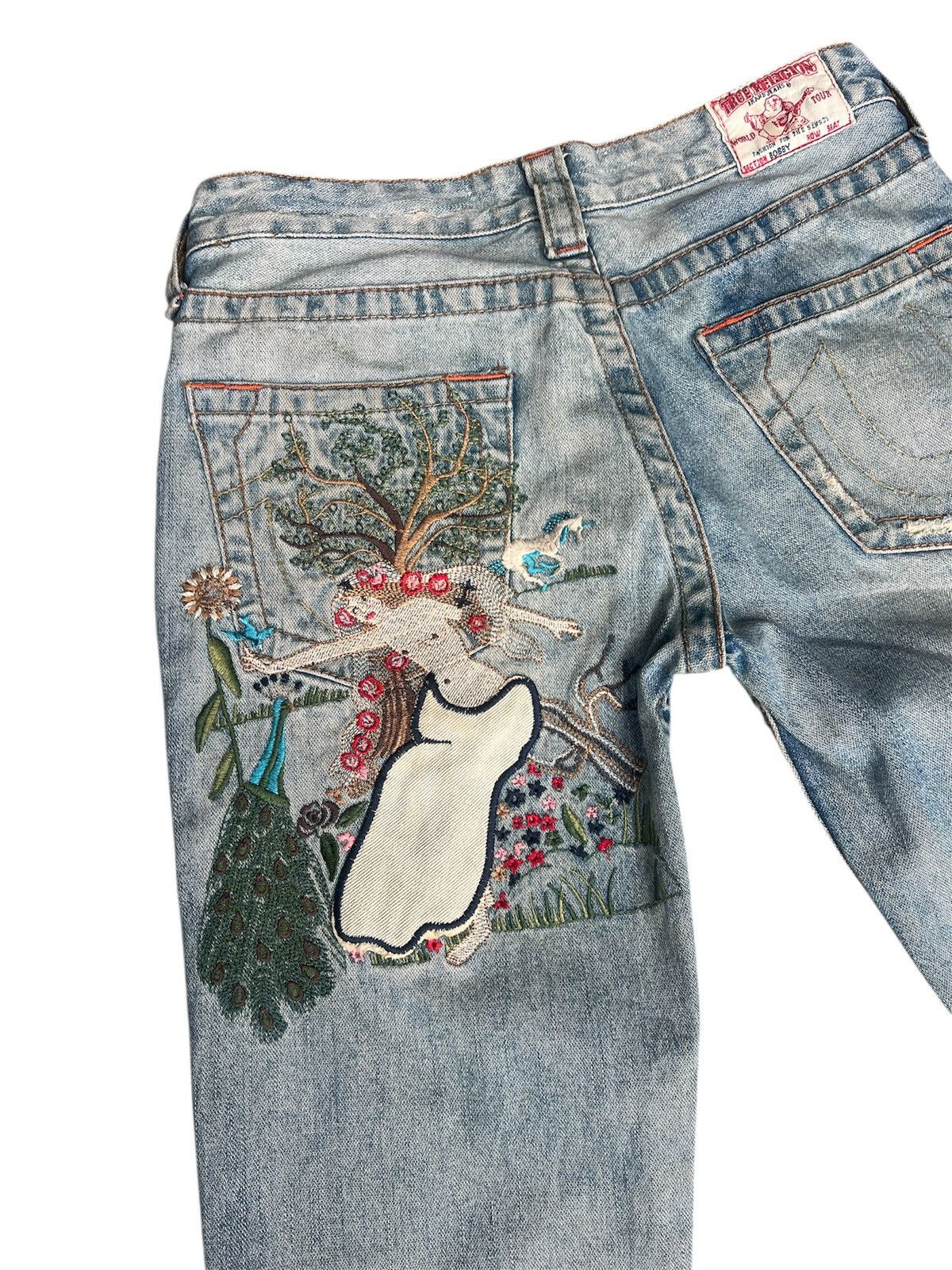True Religion Vintage True Religion Embroidered Flared Bobby Jeans Size US 29 - 3 Thumbnail