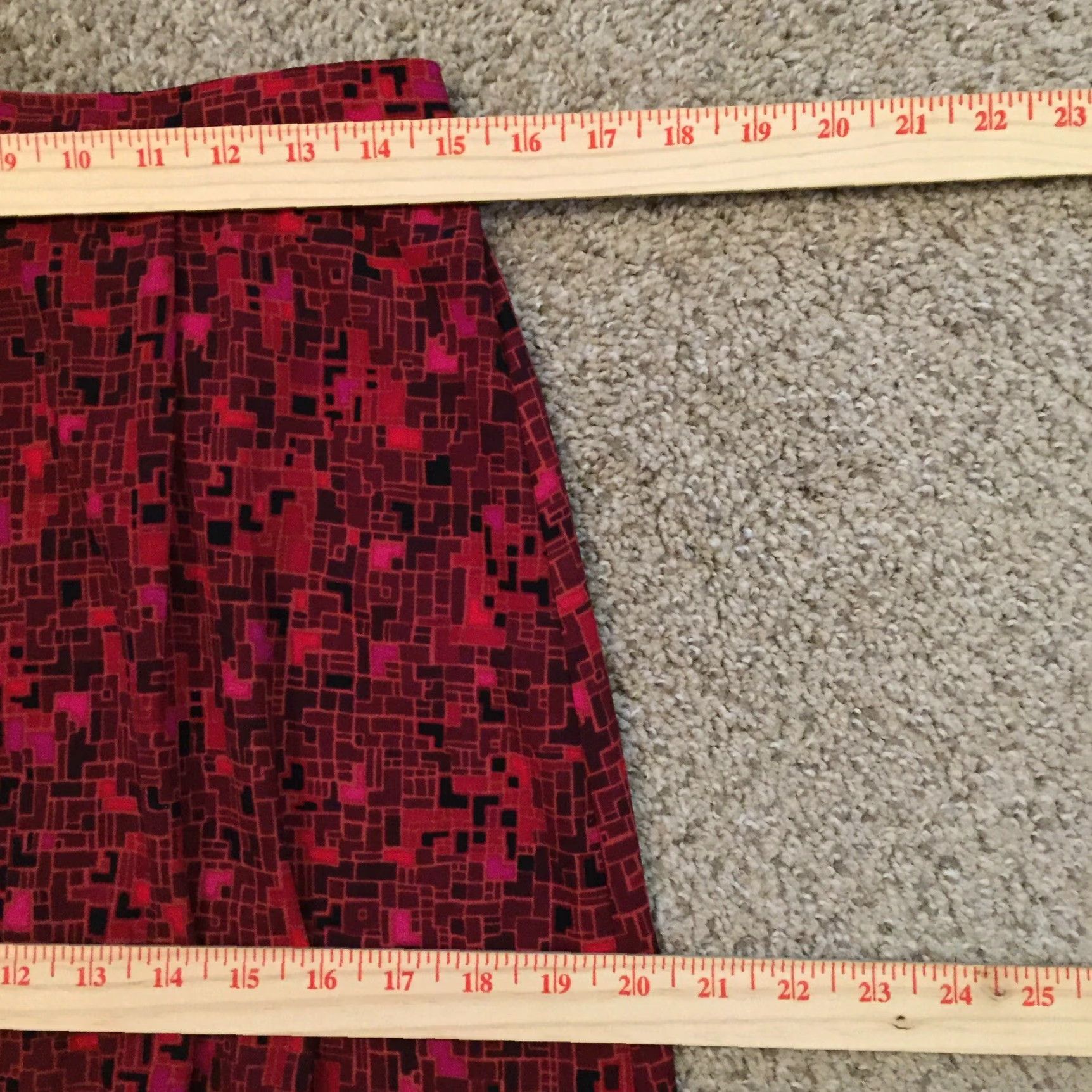 Vintage Sag Harbor Skirt PM Petite Red Geometric Maxi Long Unlined Women Pelttes Sag Harbor Shirt Size 32" / US 10 / IT 46 - 3 Thumbnail