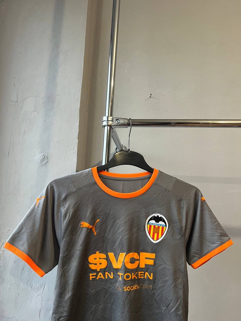 Puma 2021/22 RARE VALENCIA CF FOUTH SOCCER JERSEY FOOTBALL SHIRT Size US S / EU 44-46 / 1 - 3 Thumbnail